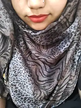 Miss Rose   online show from April 7, 2026, 6:47 am