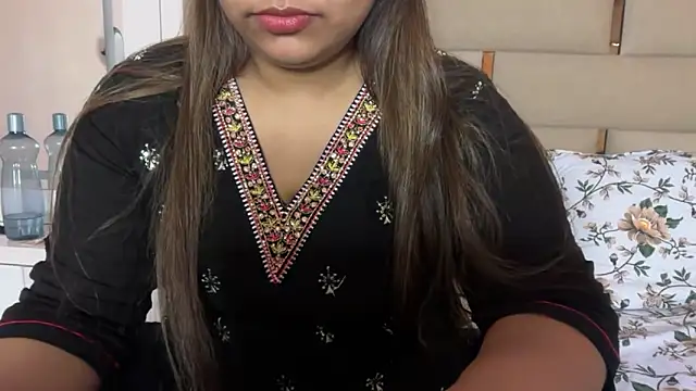 Miss Rose   online show from June 22, 2026, 6:27 pm
