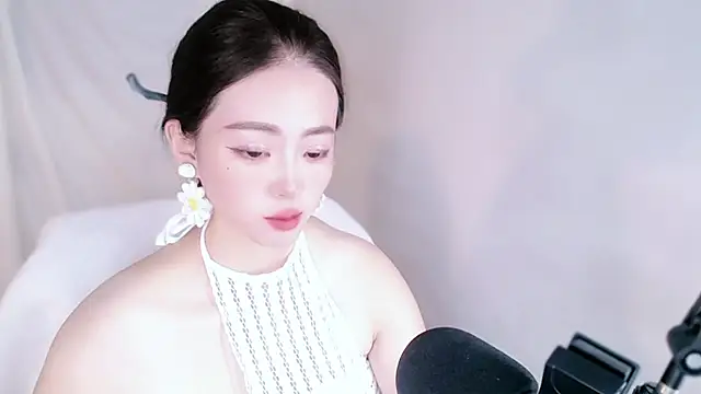 mitowato online show from October 18, 2025, 3:46 pm