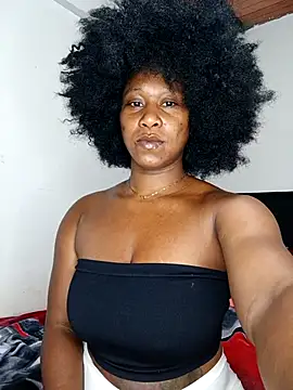 Snapshot of Opal_S chatting on November 18, 2025, 10:31 am Opal S online show from November 18, 2025, 10:31 am