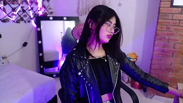 isa bunny18 online show from November 6, 2025, 11:15 pm