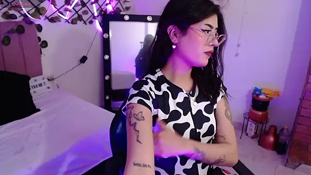 isa bunny18 online show from November 8, 2025, 12:55 am