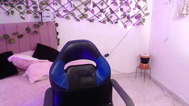 isa bunny18 online show from November 12, 2025, 12:00 am