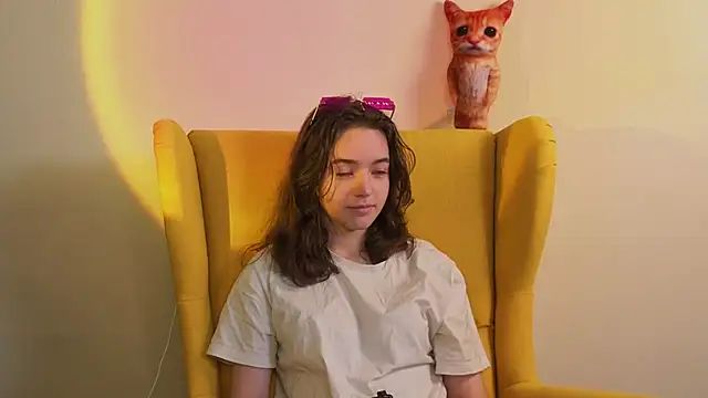 TarahCayne online show from October 4, 2025, 7:39 am