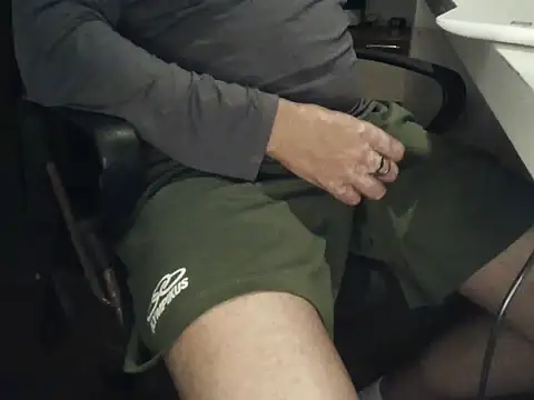 domruanbr online show from November 9, 2025, 9:46 pm