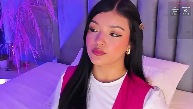 EmmaBlossom online show from October 9, 2025, 6:28 pm