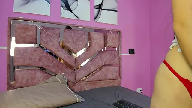 Snapshot of loversvalery chatting on December 3, 2025, 12:14 pm loversvalery online show from December 3, 2025, 12:14 pm