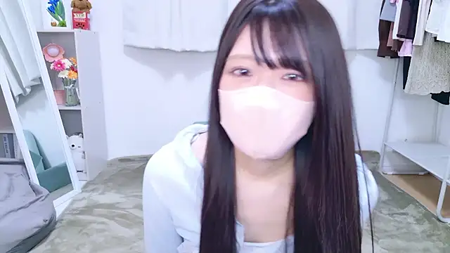 Snapshot of rinochi_ chatting on October 6, 2025, 11:07 am rinochi  online show from October 6, 2025, 11:07 am