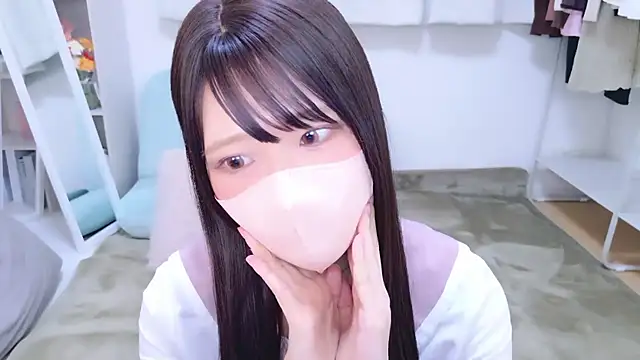 Snapshot of rinochi_ chatting on October 8, 2025, 11:30 am rinochi  online show from October 8, 2025, 11:30 am