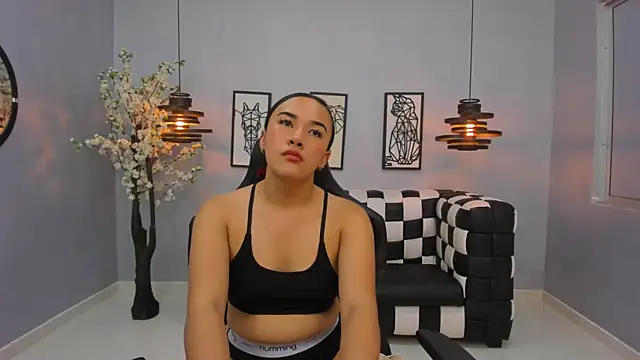 Kira Naughty online show from September 28, 2025, 11:48 am