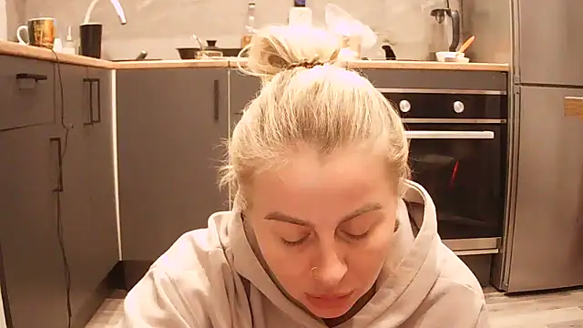 Miravynn online show from March 29, 2026, 9:26 pm