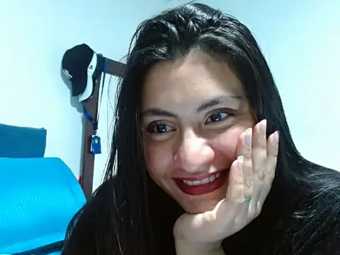Maira Diaz online show from October 16, 2025, 4:19 pm