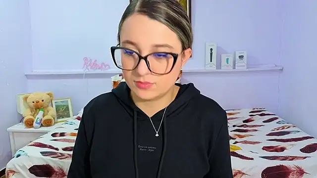 Snapshot of katiaa_lovv chatting on October 3, 2025, 11:40 am katiaa lovv online show from October 3, 2025, 11:40 am