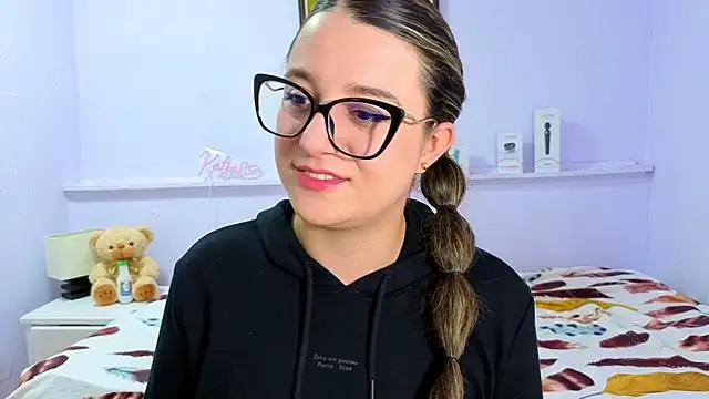 Snapshot of katiaa_lovv chatting on November 3, 2025, 12:06 pm katiaa lovv online show from November 3, 2025, 12:06 pm