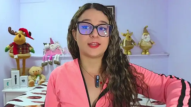 Snapshot of katiaa_lovv chatting on November 17, 2025, 11:49 am katiaa lovv online show from November 17, 2025, 11:49 am