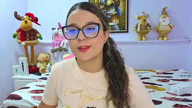 Snapshot of katiaa_lovv chatting on November 18, 2025, 11:47 am katiaa lovv online show from November 18, 2025, 11:47 am