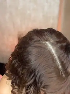 Mia Valmont online show from November 6, 2025, 11:33 am