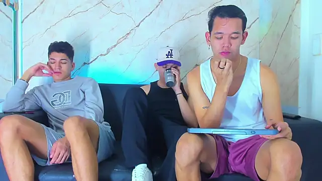 Stiben boy online show from November 24, 2025, 4:01 am