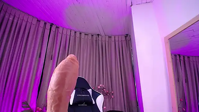 Tamararosses online show from May 11, 2026, 1:50 pm