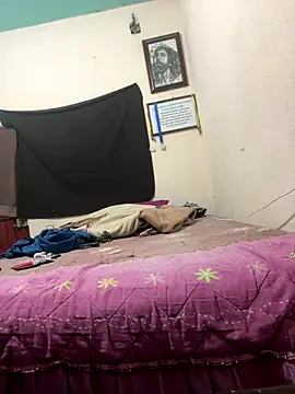 Sk3m veryhot online show from December 14, 2025, 3:23 am