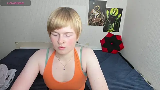 Cattie w  online show from November 26, 2025, 1:06 am