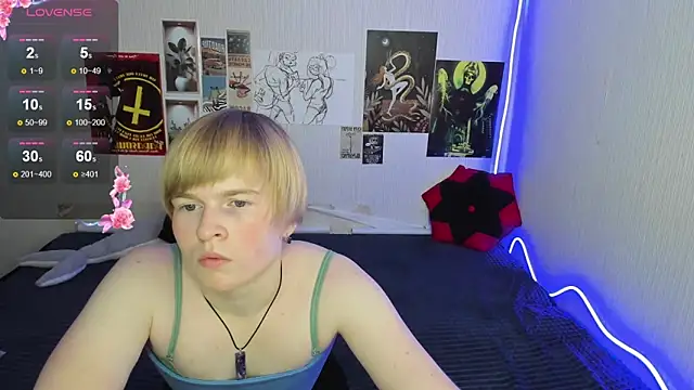 Cattie w  online show from December 19, 2025, 1:12 am