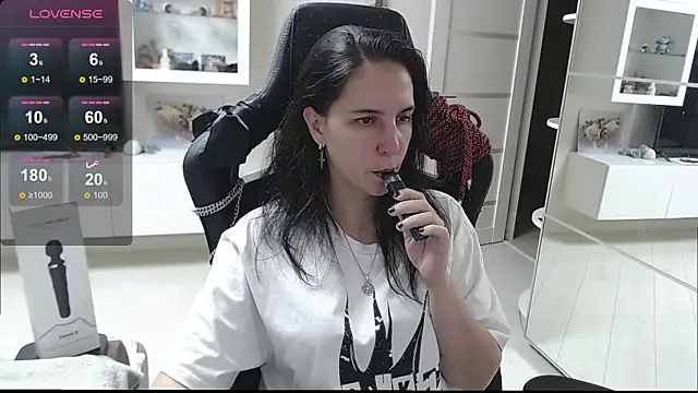 Snapshot of Irwi_Tomboy chatting on September 26, 2025, 5:17 pm Irwi Tomboy online show from September 26, 2025, 5:17 pm