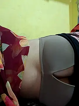 misskomal97 online show from September 26, 2025, 8:51 am