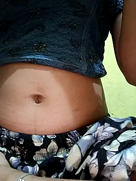 misskomal97 online show from October 21, 2025, 4:41 pm