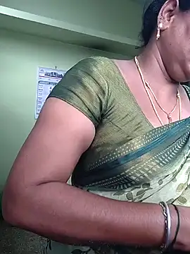 navyasree143 online show from January 7, 2026, 4:04 am