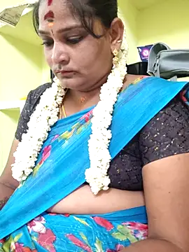 navyasree143 online show from April 18, 2026, 3:21 am