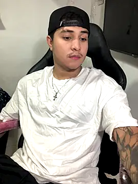 Snapshot of loki32men chatting on October 3, 2025, 3:25 am loki32men online show from October 3, 2025, 3:25 am