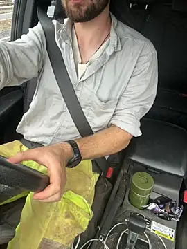 Jasonsnzuk online show from October 31, 2025, 2:51 pm