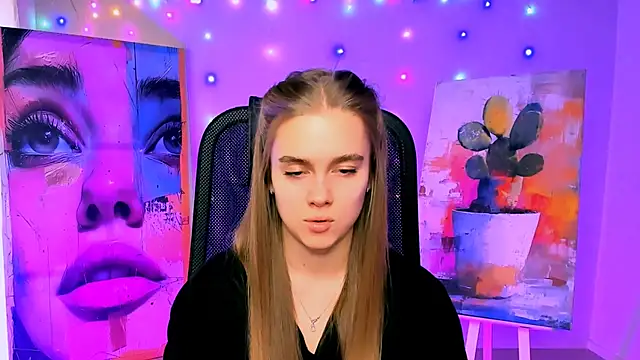 Snapshot of JuneWoods chatting on February 10, 2026, 7:23 am JuneWoods online show from February 10, 2026, 7:23 am