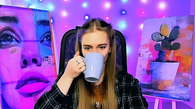 Snapshot of JuneWoods chatting on February 11, 2026, 7:02 am JuneWoods online show from February 11, 2026, 7:02 am