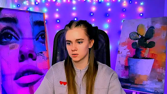 Snapshot of JuneWoods chatting on February 12, 2026, 7:25 am JuneWoods online show from February 12, 2026, 7:25 am