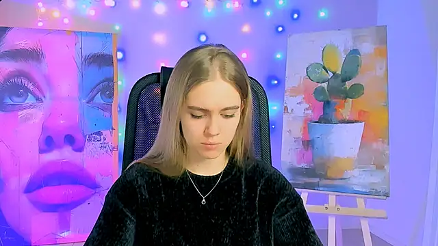 Snapshot of JuneWoods chatting on February 24, 2026, 7:17 am JuneWoods online show from February 24, 2026, 7:17 am