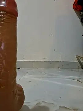 moka12378 online show from November 14, 2025, 12:59 pm