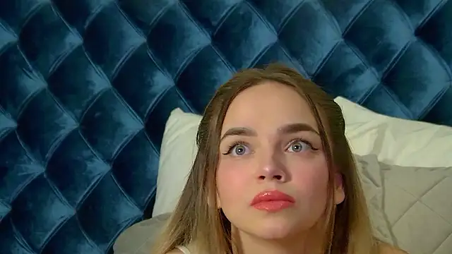 Snapshot of AnitaVenture chatting on February 1, 2026, 4:22 am AnitaVenture online show from February 1, 2026, 4:22 am