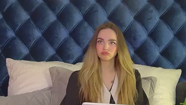 AnitaVenture online show from April 6, 2026, 4:46 am