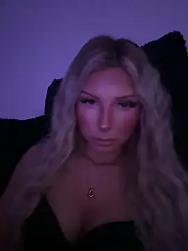 blondeeee online show from April 2, 2026, 3:31 pm