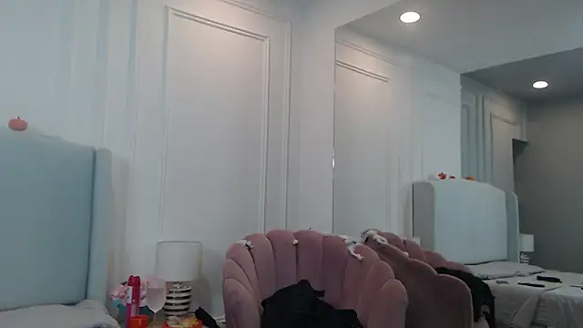 ChantalGarner online show from November 6, 2025, 1:01 pm