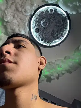 cristyan arias online show from September 25, 2025, 2:43 pm