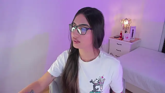 Snapshot of cherrylady_02 chatting on October 5, 2025, 2:04 pm cherrylady 02 online show from October 5, 2025, 2:04 pm