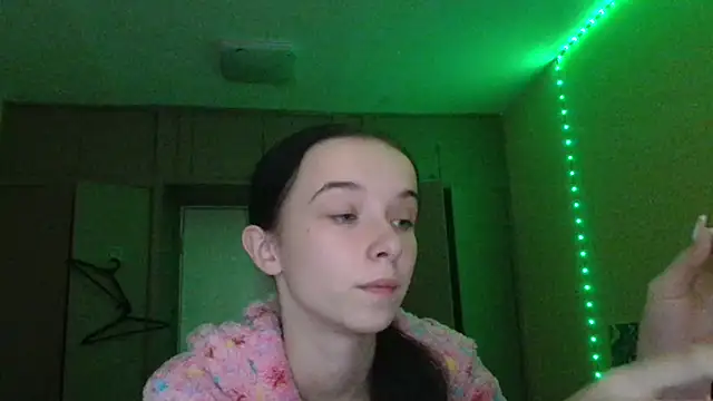 Emilia Light online show from October 10, 2025, 6:56 am