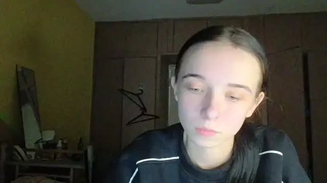 Emilia Light online show from October 14, 2025, 6:52 pm