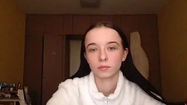 Emilia Light online show from February 5, 2026, 11:37 am