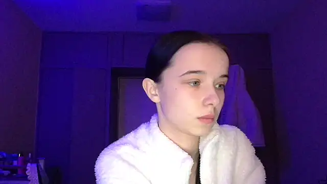 Emilia Light online show from February 6, 2026, 6:40 am