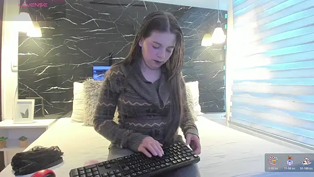 Snapshot of ZOE_LE chatting on February 4, 2026, 11:49 am ZOE LE online show from February 4, 2026, 11:49 am