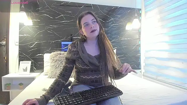 Snapshot of ZOE_LE chatting on February 7, 2026, 11:36 am ZOE LE online show from February 7, 2026, 11:36 am